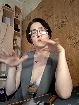 Alessa Kiss online show from May 7, 2026, 2:53 pm
