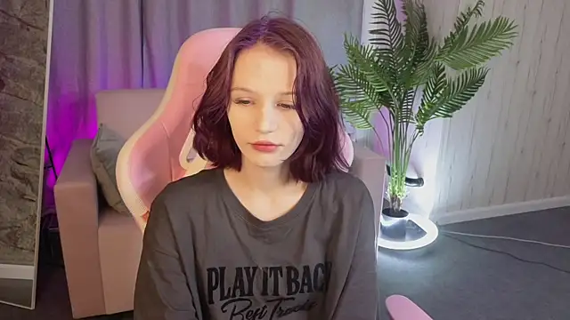 AliceJohansone online show from May 31, 2026, 1:33 am