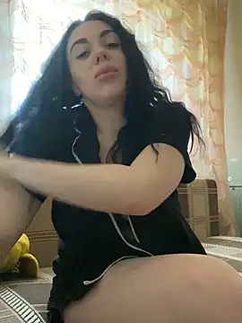 IsabellaJoutes online show from May 8, 2026, 10:08 am