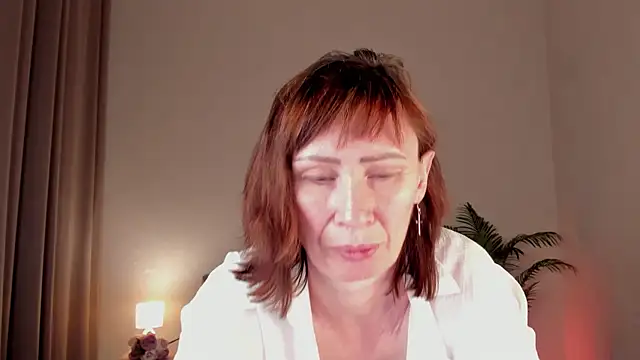 Snapshot of gracekellyyy chatting on May 12, 2026, 8:43 am gracekellyyy online show from May 12, 2026, 8:43 am