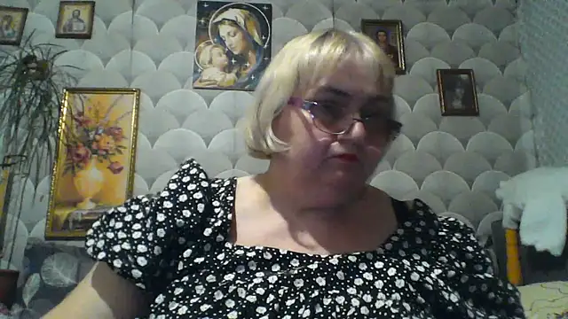 MarinaFarina53 online show from June 10, 2026, 7:48 pm