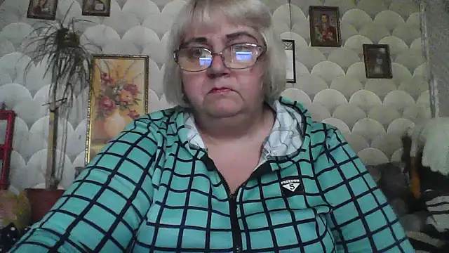 MarinaFarina53 online show from May 29, 2026, 5:46 am