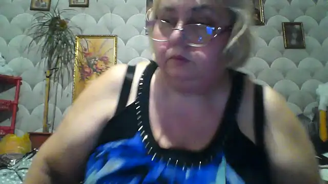 MarinaFarina53 online show from May 30, 2026, 6:13 pm