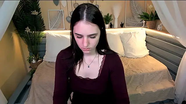 Snapshot of Maya_Winters chatting on June 28, 2026, 2:23 pm Maya Winters online show from June 28, 2026, 2:23 pm