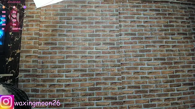 Snapshot of LunaiXMoon_ chatting on August 6, 2026, 12:11 pm LunaiXMoon online show from August 6, 2026, 12:11 pm