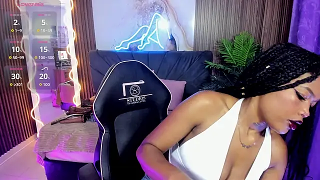 CRISTALBROKE TAY online show from June 13, 2026, 7:23 pm