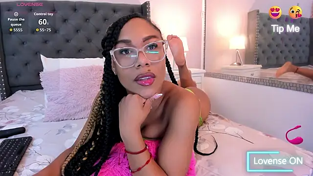 Snapshot of Erikaamore chatting on June 16, 2026, 12:49 pm Erikaamore online show from June 16, 2026, 12:49 pm