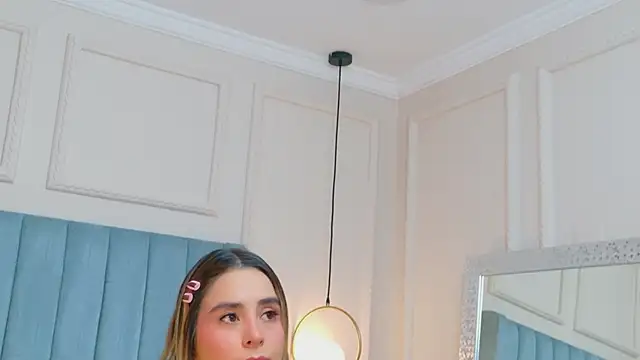 Serena-Virelli online show from May 14, 2026, 9:39 am