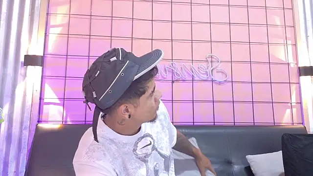 criss hardcock  online show from May 8, 2026, 1:15 pm
