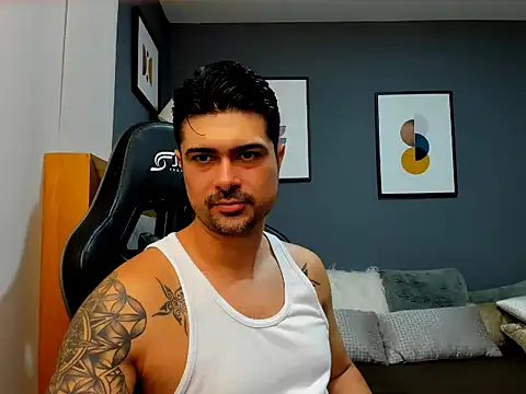 Snapshot of ZEI-001 chatting on May 24, 2026, 8:36 am ZEI-001 online show from May 24, 2026, 8:36 am