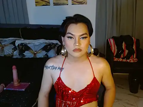 RoyalSeductress online show from May 13, 2026, 2:13 pm