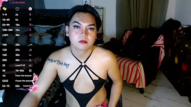 RoyalSeductress online show from June 23, 2026, 11:52 am