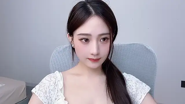  222Mia online show from June 5, 2026, 6:52 am