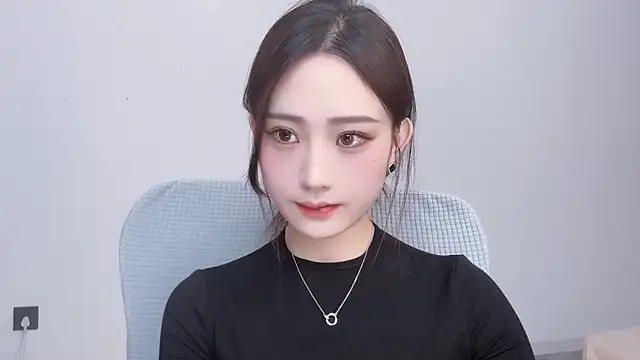  222Mia online show from May 28, 2026, 2:52 am