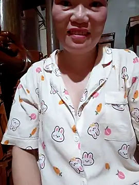 Snapshot of -Trici- chatting on June 17, 2026, 9:47 pm -Trici- online show from June 17, 2026, 9:47 pm