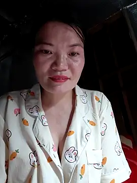 Snapshot of -Trici- chatting on June 8, 2026, 7:36 pm -Trici- online show from June 8, 2026, 7:36 pm