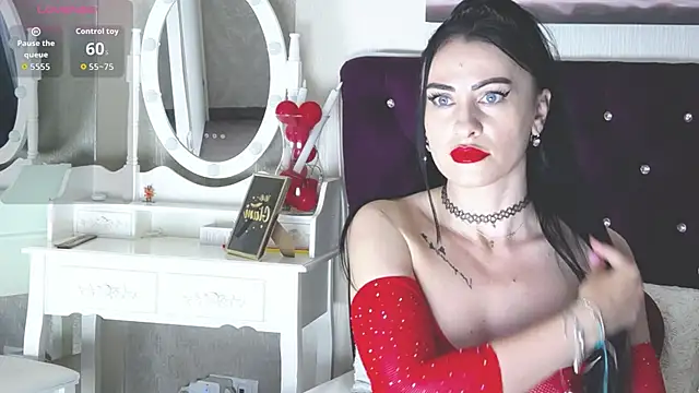 DemiKarmel online show from May 16, 2026, 4:33 am