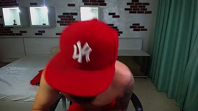 OscarWillss online show from May 22, 2026, 4:32 am