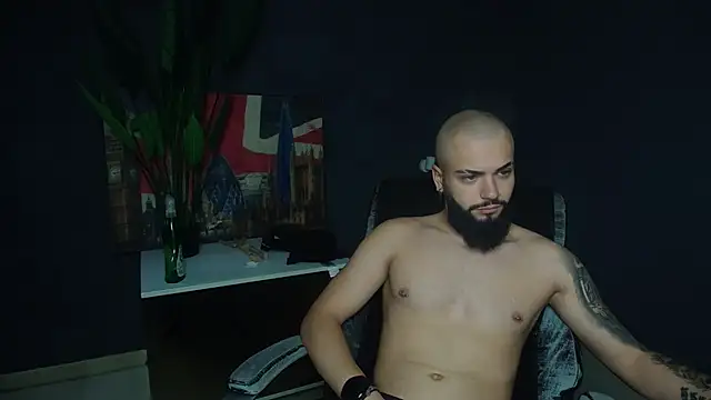 OscarWillss online show from June 12, 2026, 4:54 am
