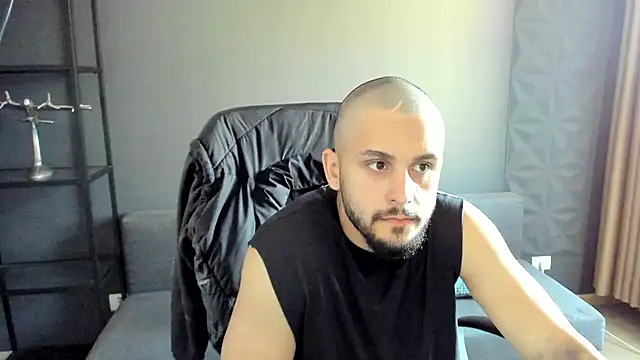 TroyWadee online show from June 8, 2026, 4:24 am