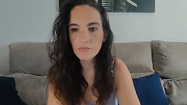 Snapshot of aurasensual69 chatting on August 5, 2026, 3:28 pm aurasensual69 online show from August 5, 2026, 3:28 pm