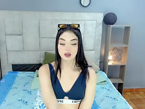Snapshot of Hera_Persefone chatting on July 3, 2026, 7:15 am Hera Persefone online show from July 3, 2026, 7:15 am