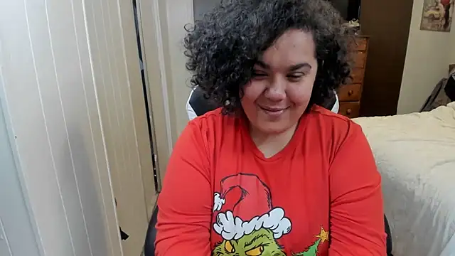 Snapshot of SweetPuertoRicanBliss chatting on May 18, 2026, 1:38 pm SweetPuertoRicanBliss online show from May 18, 2026, 1:38 pm