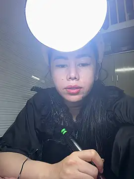 Snapshot of KieLyy chatting on May 17, 2026, 8:58 am KieLyy online show from May 17, 2026, 8:58 am