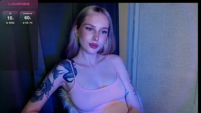 Snapshot of MichelleVelour chatting on July 7, 2026, 5:16 pm MichelleVelour online show from July 7, 2026, 5:16 pm