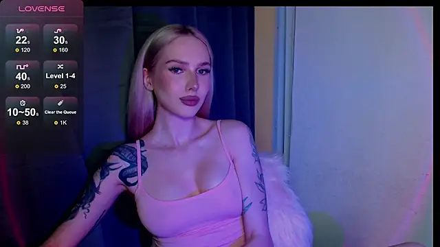 Snapshot of MichelleVelour chatting on June 15, 2026, 4:50 pm MichelleVelour online show from June 15, 2026, 4:50 pm