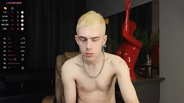 Snapshot of Tommy_CrashXXX chatting on May 28, 2026, 4:02 pm Tommy CrashXXX online show from May 28, 2026, 4:02 pm