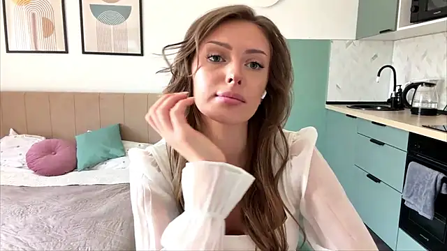 MonaBlisss online show from May 23, 2026, 11:31 am
