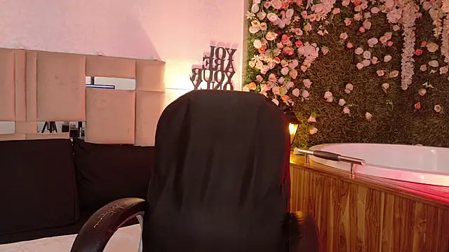 Snapshot of ariana_foxx_ chatting on June 30, 2026, 2:06 pm ariana foxx online show from June 30, 2026, 2:06 pm