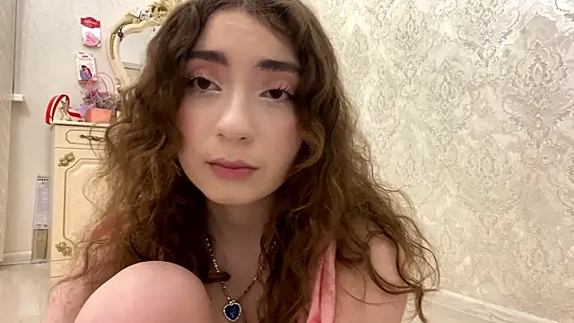 Snapshot of Rosie_Sweety chatting on June 5, 2026, 7:30 pm Rosie Sweety online show from June 5, 2026, 7:30 pm