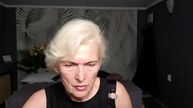 Snapshot of Nia_Natur chatting on June 11, 2026, 6:10 am Nia Natur online show from June 11, 2026, 6:10 am