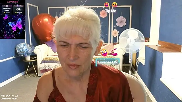 Snapshot of Nia_Natur chatting on June 20, 2026, 6:18 am Nia Natur online show from June 20, 2026, 6:18 am