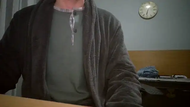 Snapshot of __Maxxx__ chatting on May 10, 2026, 8:51 am Maxxx online show from May 10, 2026, 8:51 am