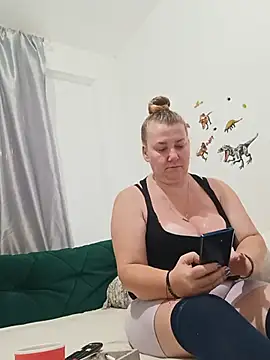 Snapshot of JuliaBestX chatting on July 1, 2026, 12:22 am JuliaBestX online show from July 1, 2026, 12:22 am