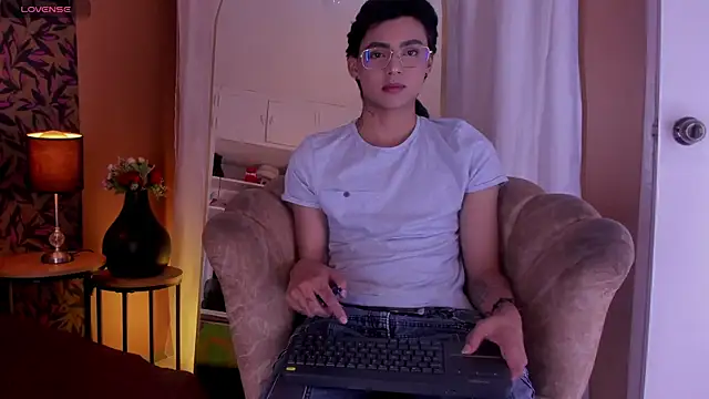 Snapshot of tian_sex chatting on June 20, 2026, 8:47 pm tian sex online show from June 20, 2026, 8:47 pm
