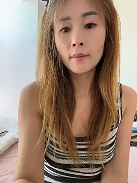 Snapshot of okgirl_23 chatting on August 10, 2026, 2:29 am okgirl 23 online show from August 10, 2026, 2:29 am