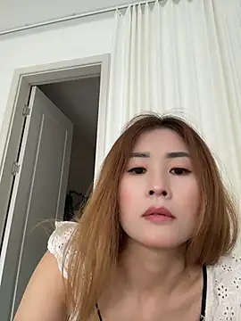 Snapshot of okgirl_23 chatting on August 7, 2026, 1:33 am okgirl 23 online show from August 7, 2026, 1:33 am