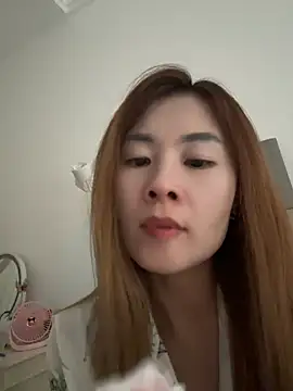 Snapshot of okgirl_23 chatting on August 6, 2026, 2:50 am okgirl 23 online show from August 6, 2026, 2:50 am