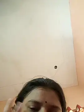 kirti-sharma online show from May 17, 2026, 3:39 am