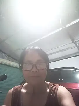 Vieekee online show from June 12, 2026, 1:53 pm