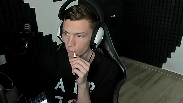 More than friend online show from June 6, 2026, 5:18 pm