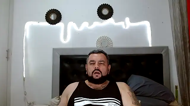 Snapshot of perverseveteranmanxxx chatting on September 26, 2025, 4:19 am perverseveteranmanxxx online show from September 26, 2025, 4:19 am