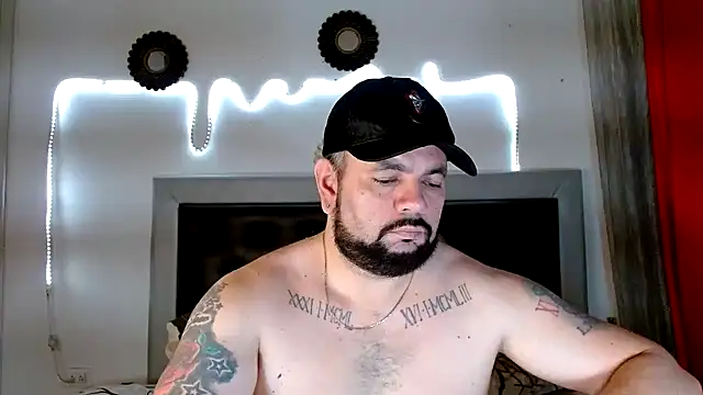 Snapshot of perverseveteranmanxxx chatting on October 3, 2025, 9:49 pm perverseveteranmanxxx online show from October 3, 2025, 9:49 pm