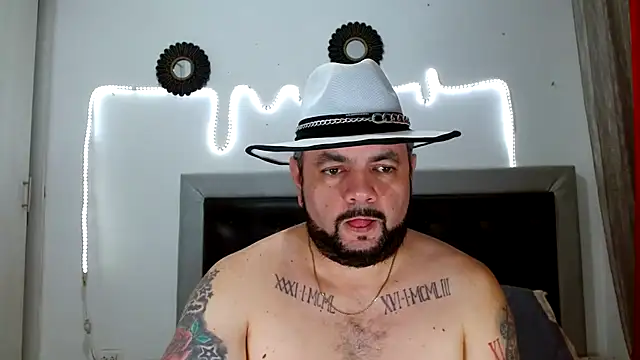 Snapshot of perverseveteranmanxxx chatting on October 18, 2025, 4:03 am perverseveteranmanxxx online show from October 18, 2025, 4:03 am