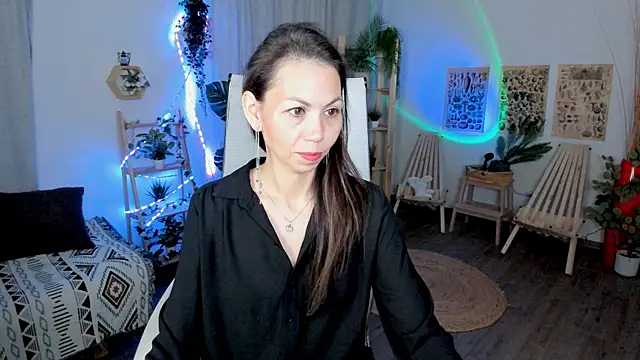 TrasyMorris online show from June 4, 2026, 4:28 am