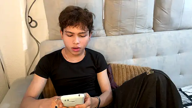 Snapshot of DanteSaint chatting on June 10, 2026, 6:53 pm DanteSaint online show from June 10, 2026, 6:53 pm